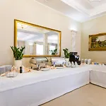 Elgrom Falenty Park 3*