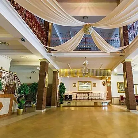 فندق Elgrom Falenty Park 3*