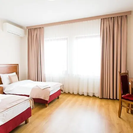 Elgrom Falenty Park Hotell 3*
