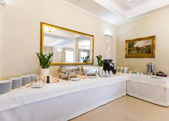 Elgrom Falenty Park 3*