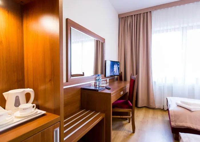 Elgrom Falenty Park Отель Рашин