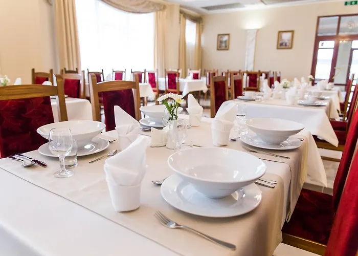 Отель Elgrom Falenty Park 3*