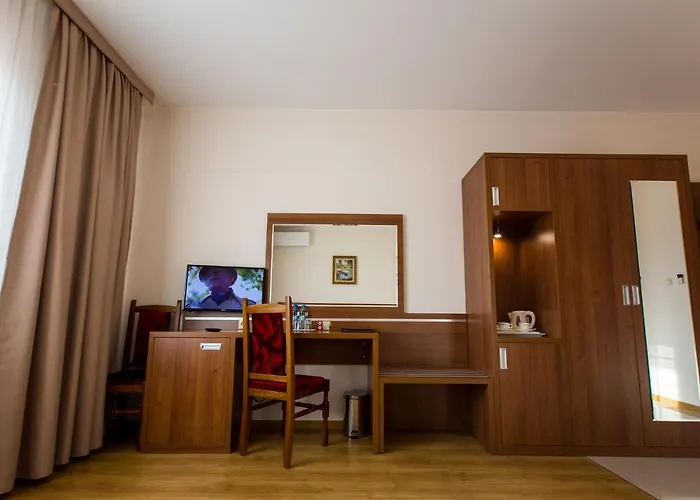 Elgrom Falenty Park 3* Рашин